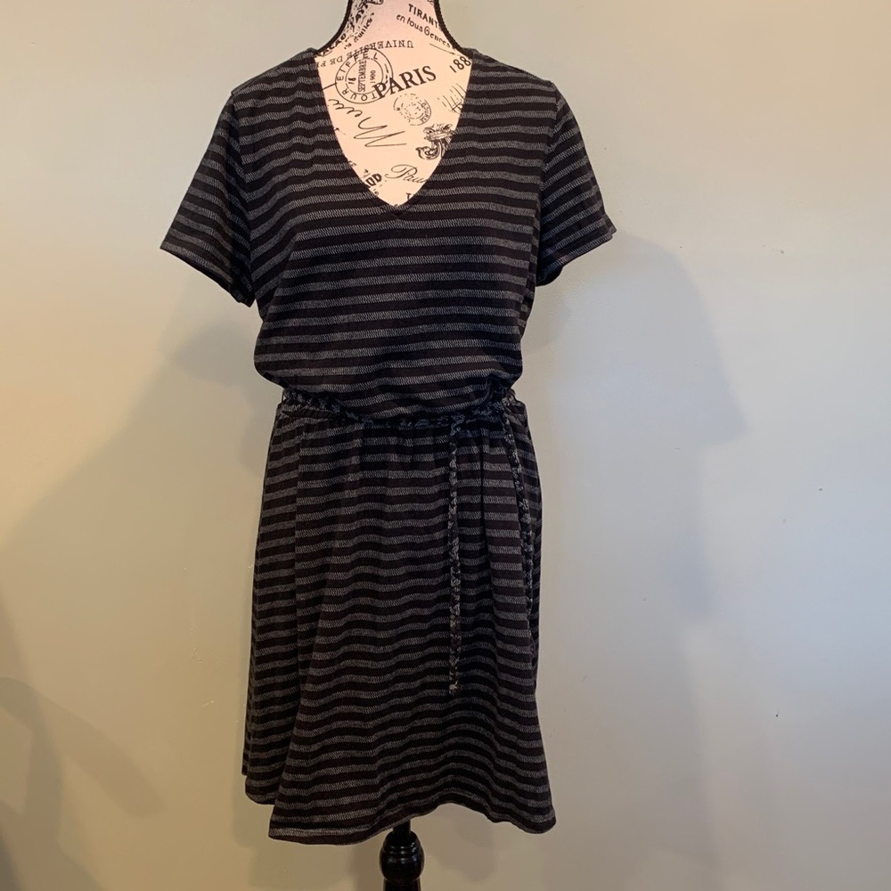 Old Navy Black and Gray Striped V-Neck Tie-Waist Mini Dress